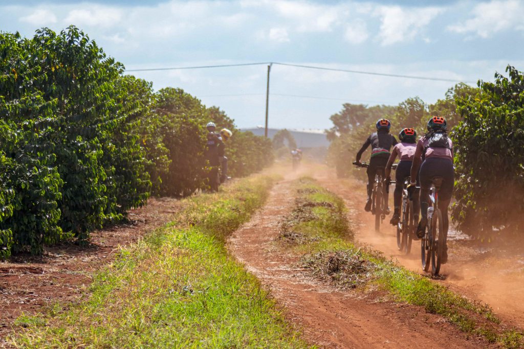 an image of people doing safari gravel race in tatu city